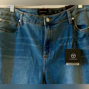 TAHARI NWT women’s 18W KELLY Classic Mid-Rise Skinny Straight Jeans